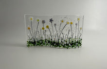 Load image into Gallery viewer, Handcrafted small white daisy flower wave