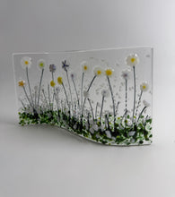 Load image into Gallery viewer, Handcrafted small white daisy flower wave