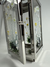 Load image into Gallery viewer, Small Silver White Daisy Lantern
